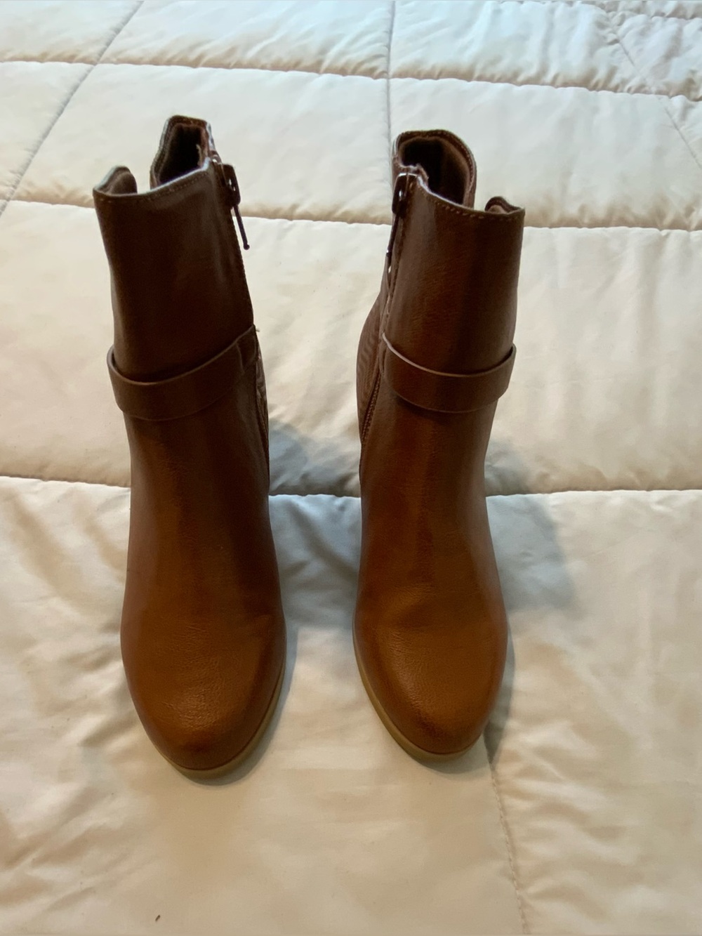 Baretraps Women’s Brown Faux Leather Ankle Boots - Classic Zip Bootie Size 9